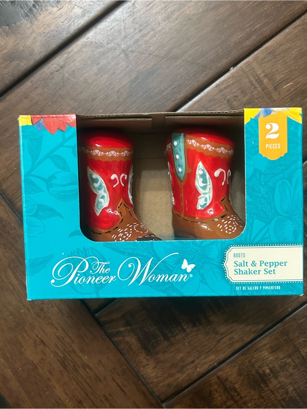 The Pioneer Woman Cowboy Boot Salt & Pepper Shakers NWT! - Picture 2 of 3